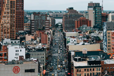 Free Urban Buildings With Traffic Photo — High Res Pictures