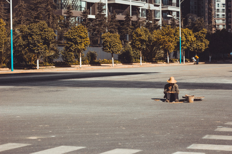 urban-worker-takes-break-in-china.jpg?wi