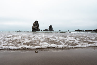 waves come in after low tide