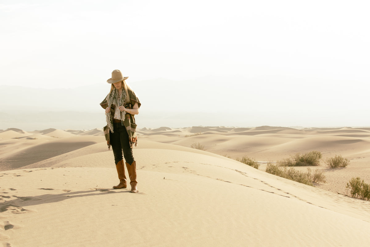 western fashion in desert sands