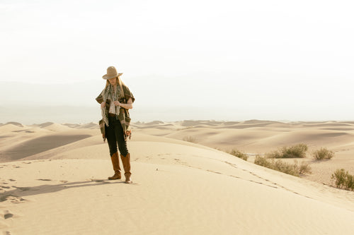western fashion in desert sands