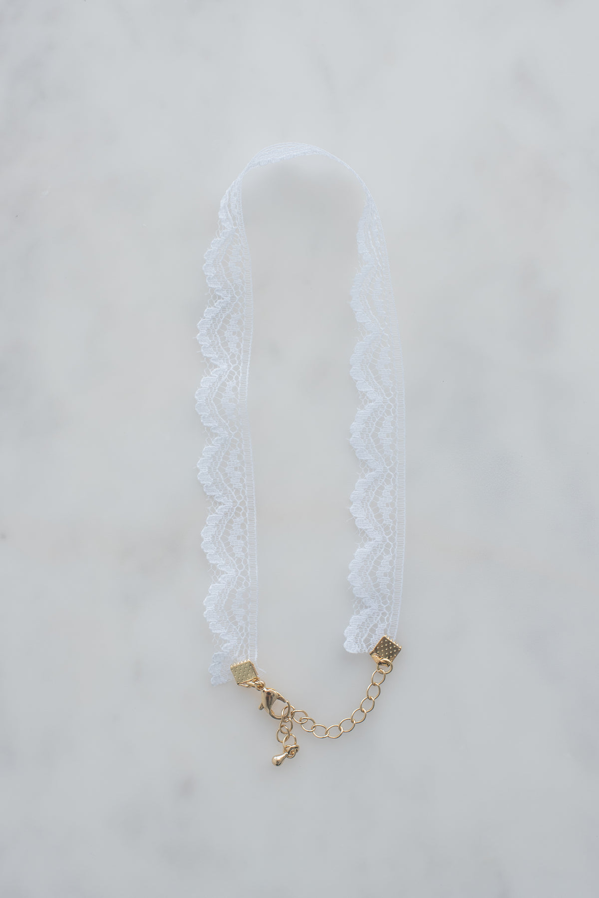 白色蕾丝颈链