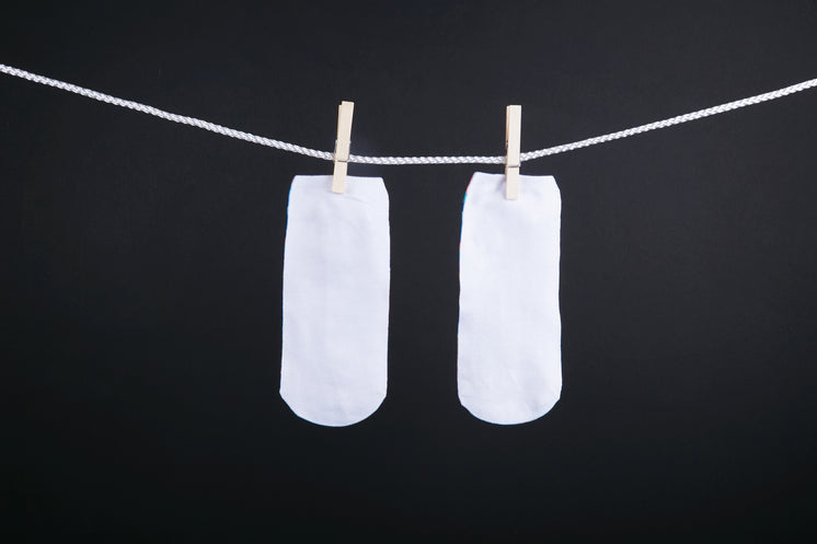 white-socks.jpg?width=746&format=pjpg&exif=0&iptc=0