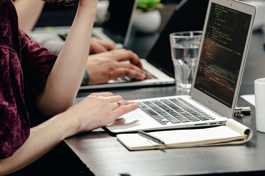 High Res Woman Writing Code Picture — Free Images