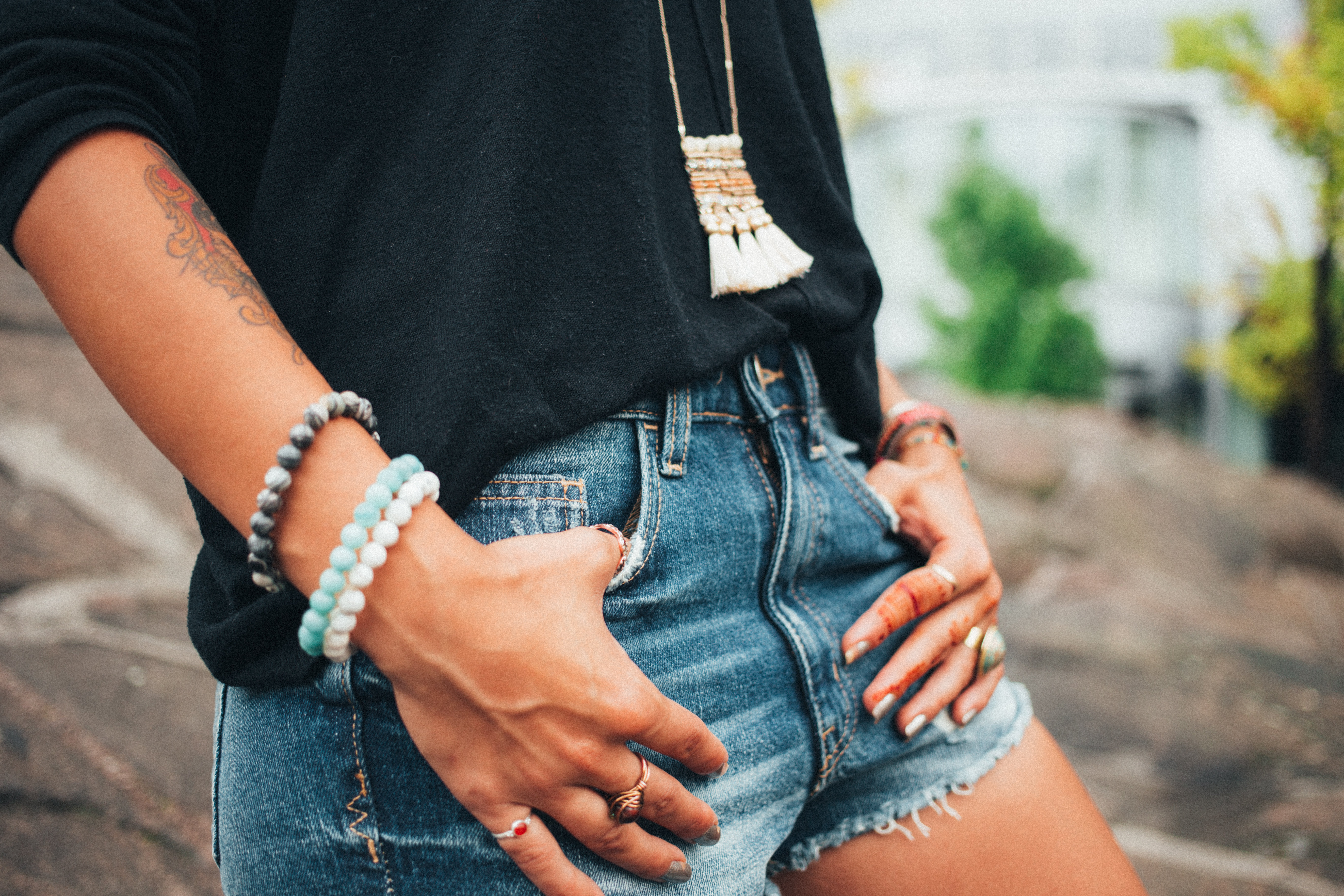 Jean shorts with pockets clearance showing