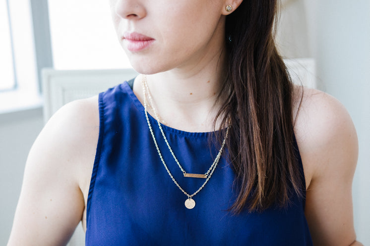 婦女與39號金項鏈