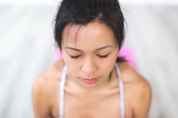 https://burst.shopifycdn.com/photos/young-woman-meditating.jpg?width=746&format=pjpg&exif=0&iptc=0